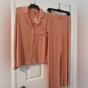 Skims Peach Soft Lounge Long Sleep Set in Peach Size Small